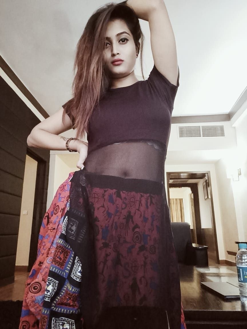 Noida Escorts near Golf Course